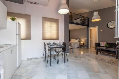 Gavidia Center Premium Suites, Free Parking 塞维利亚 外观 照片